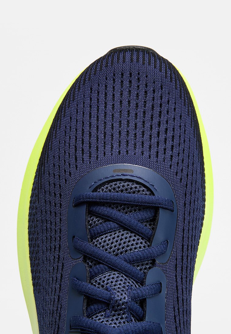 Under Armour ROGUE 5