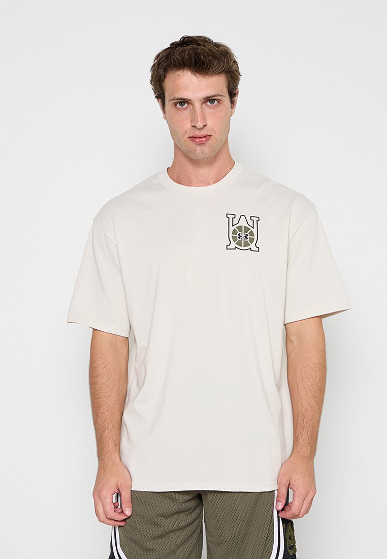 Under Armour LOOSE FIT