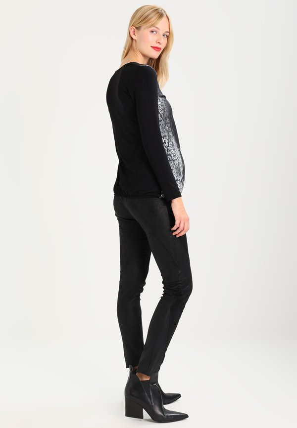 LOVE2WAIT ZIPPER