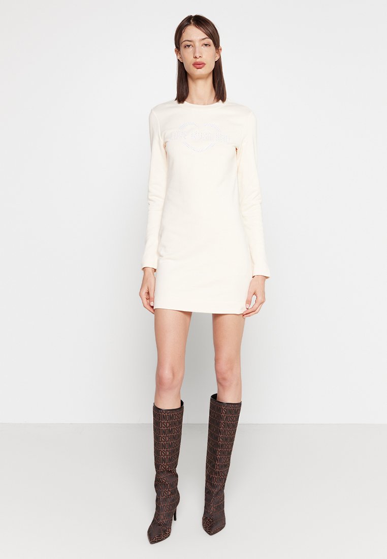 Love Moschino