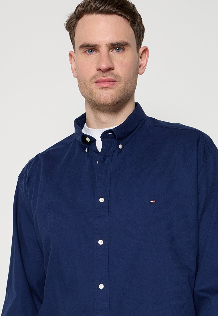 REGULAR FIT Media 5