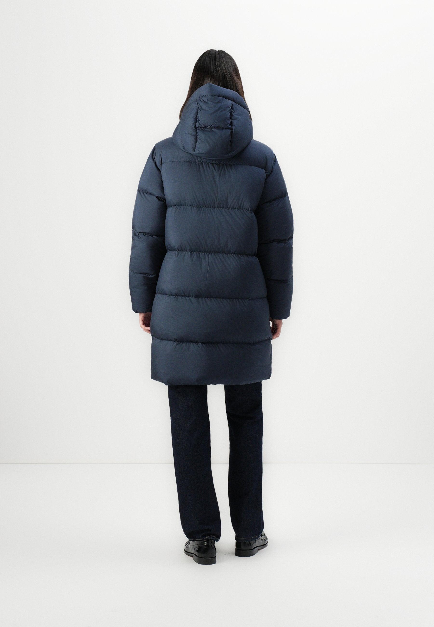 MODERN COAT Media 4