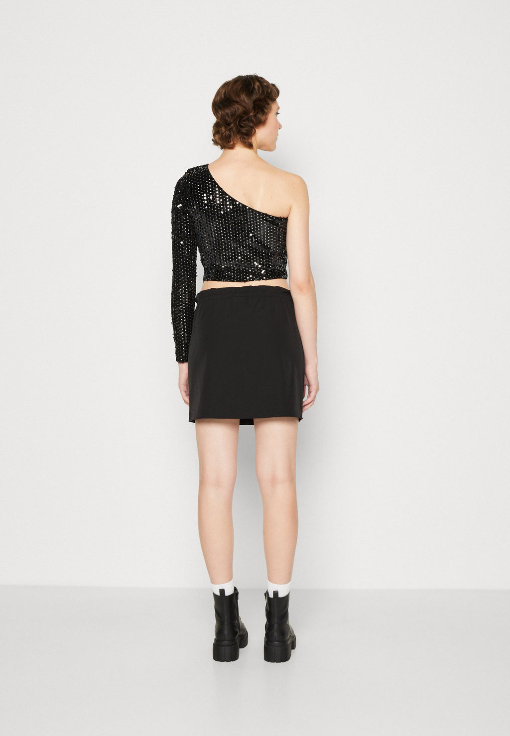 ONLY ONLLUCY ONESHOULDER