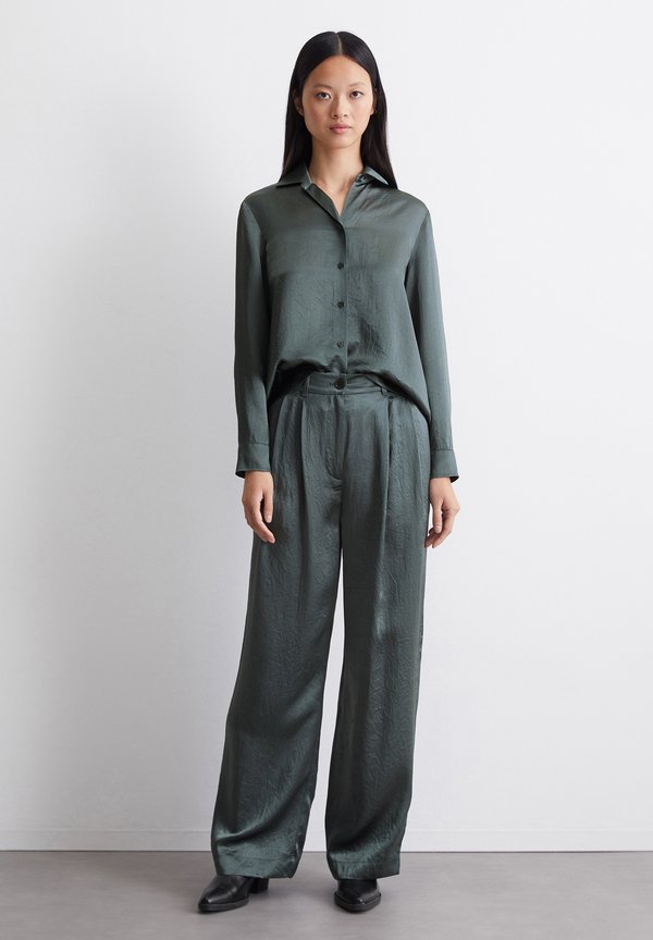 Marc O'Polo PLEATED STYLE WELT POCKETS