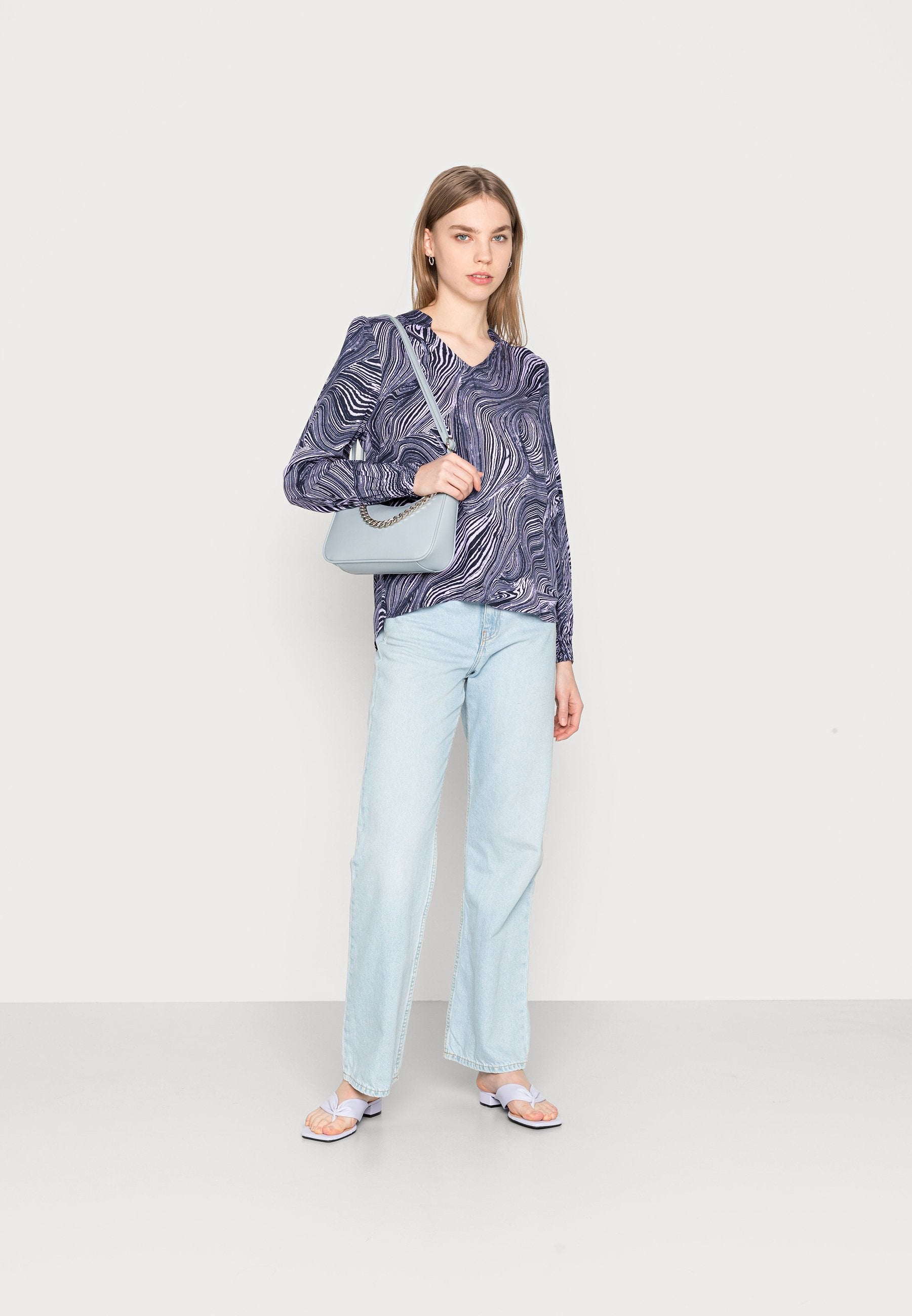 b.young FIONE VNECK BLOUSE