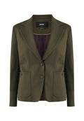 Olivgrüner, taillierter Blazer mit zwei Fronttaschen, zwei Knöpfen und einem satinierten Innenfutter in Burgunderrot. Mit Reverskragen und maßgeschneidertem Design.