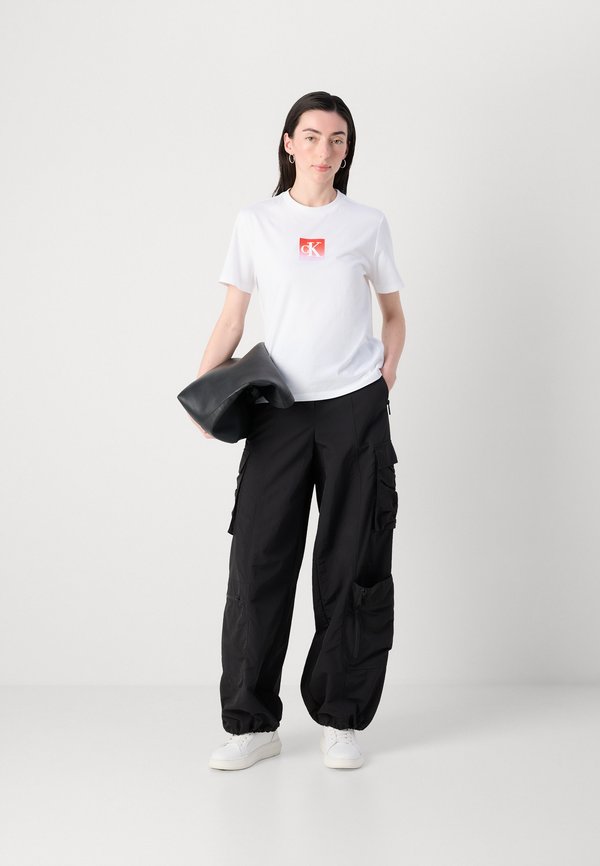 Calvin Klein Jeans CLASSIC BOXED MONOGRAM TEE