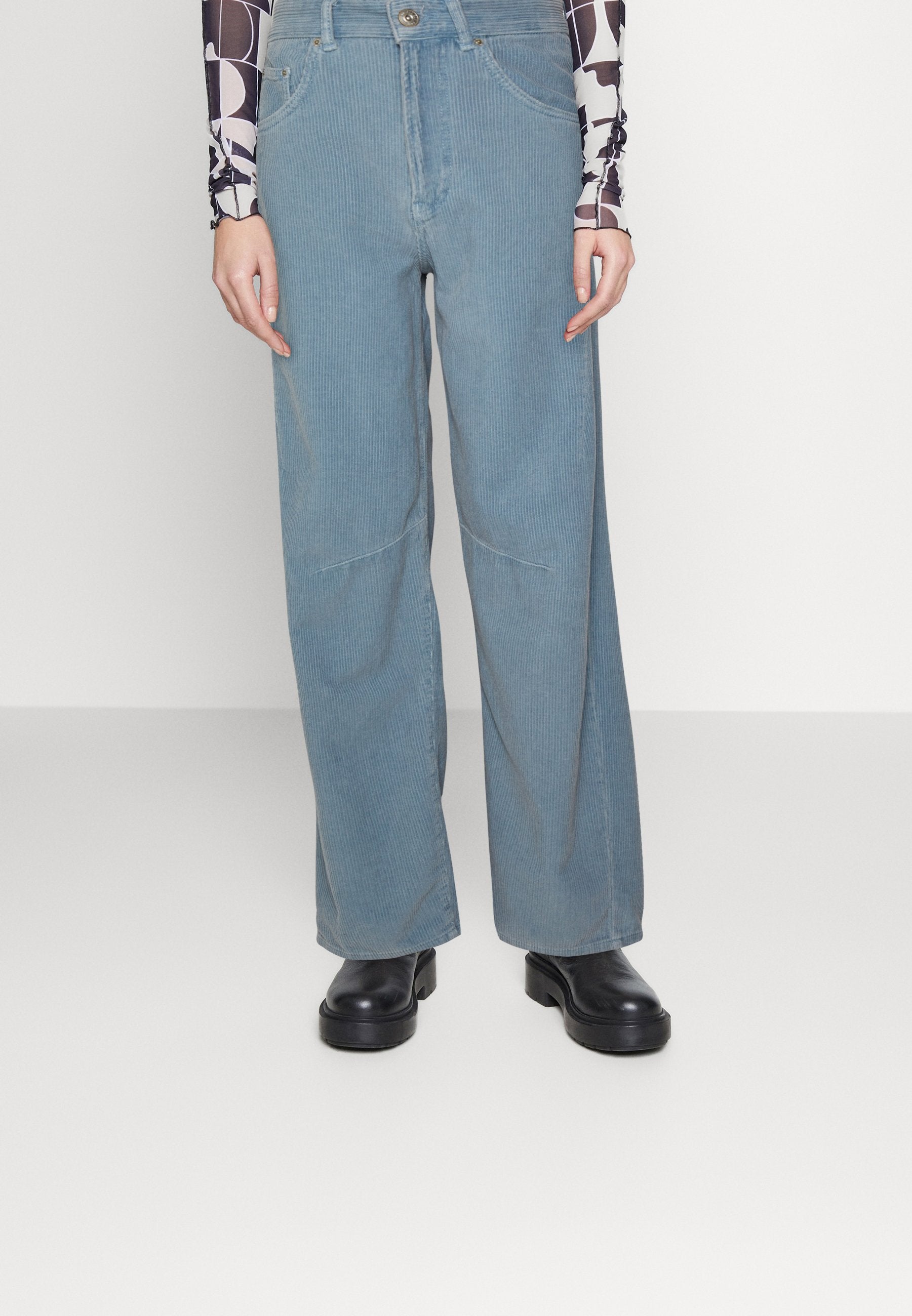 BDG Urban Outfitters LOGAN