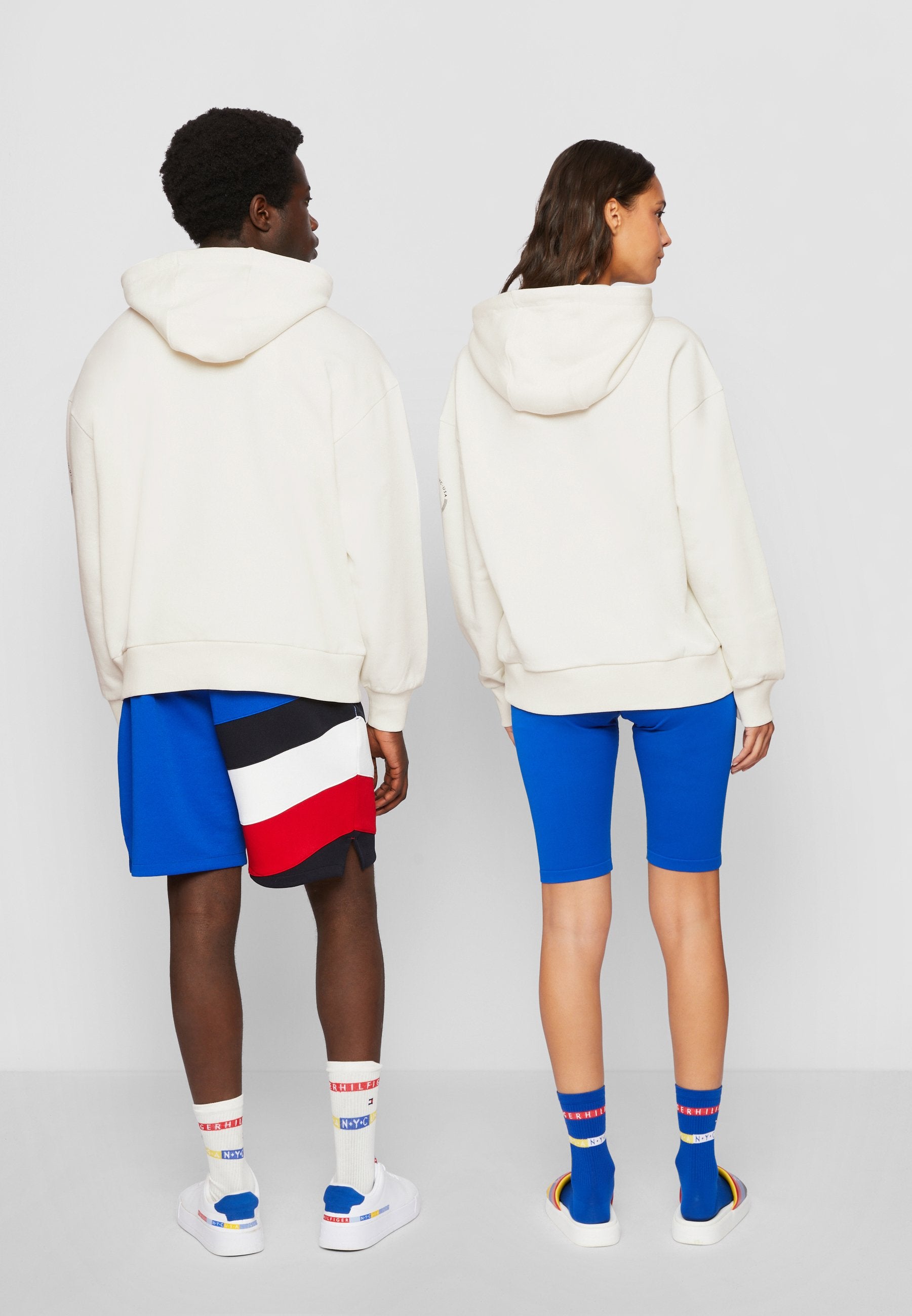 EXCLUSIVE UNISEX HILFIGER TEAM GRAPHIC  HOODIE Media 4