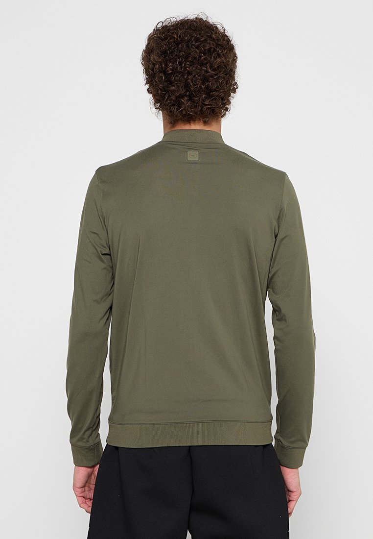 Under Armour LOOSE FIT