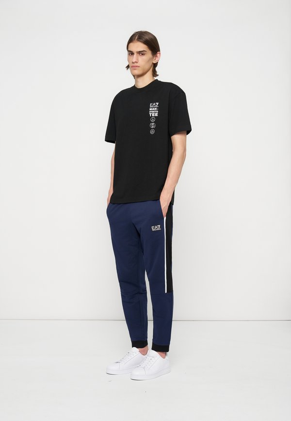 EA7 Emporio Armani