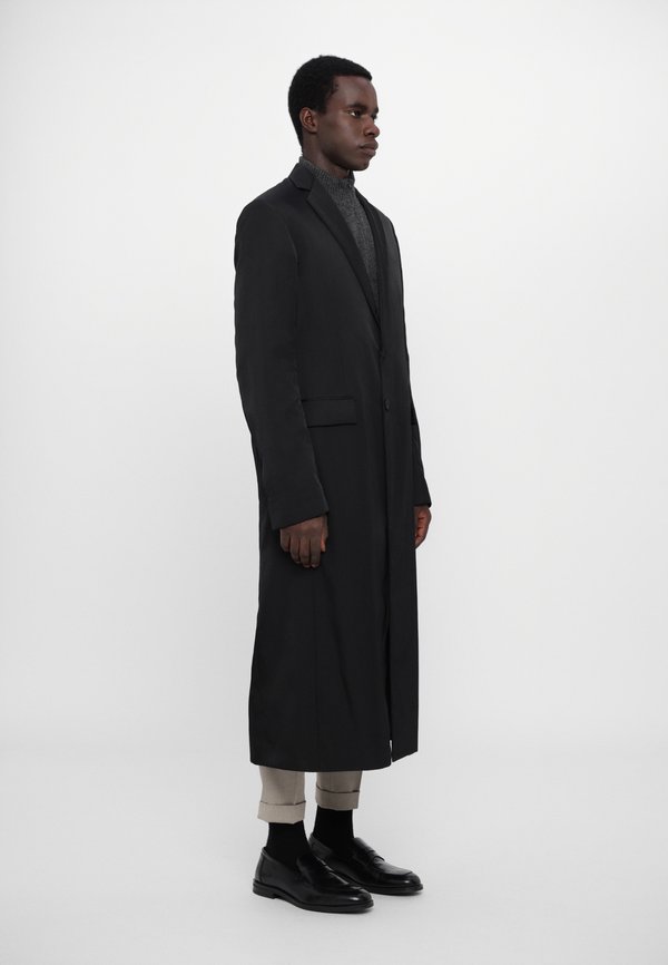 424 LONG TAILORED COAT