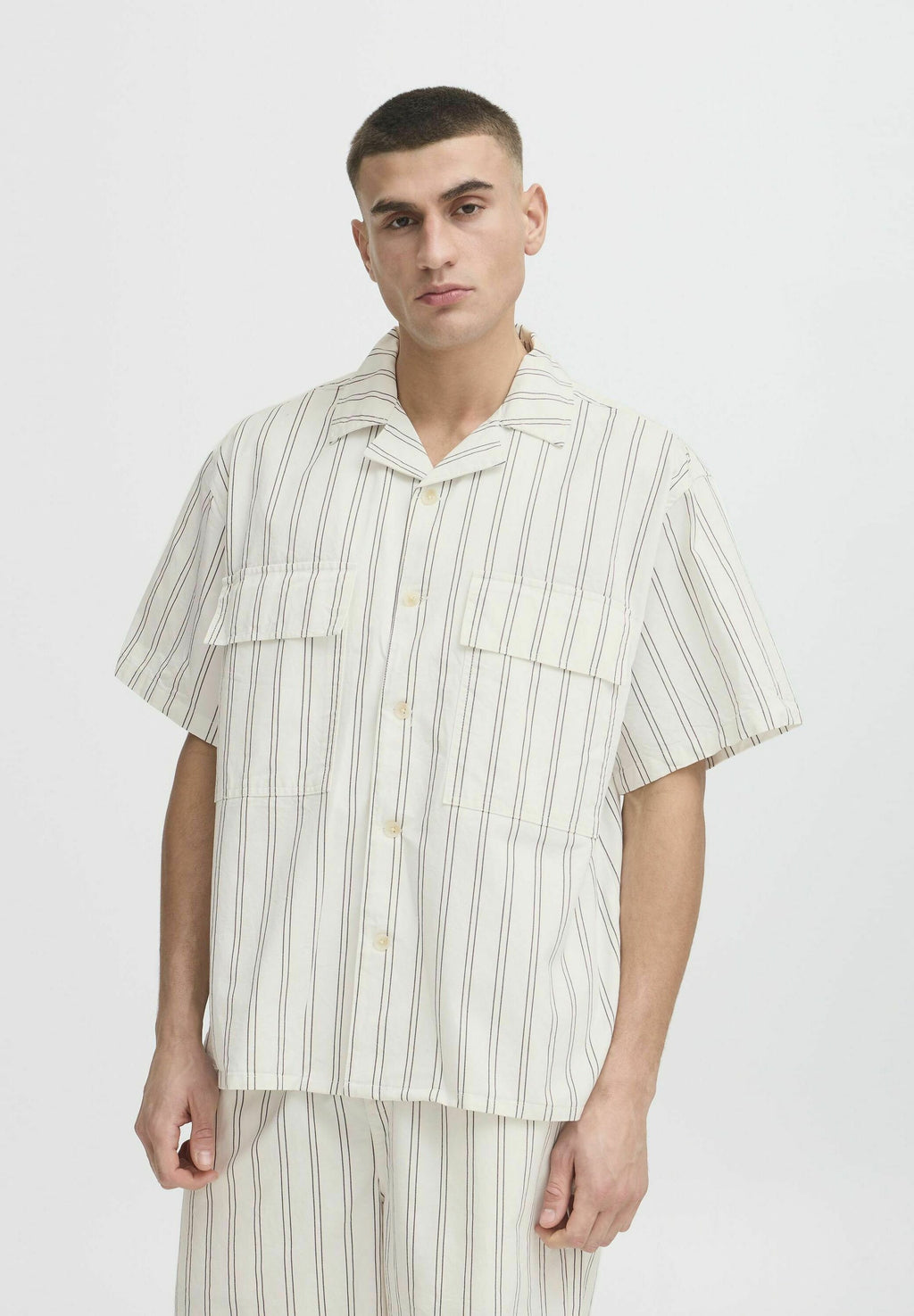 SDPETRUS STRIPED Media 3