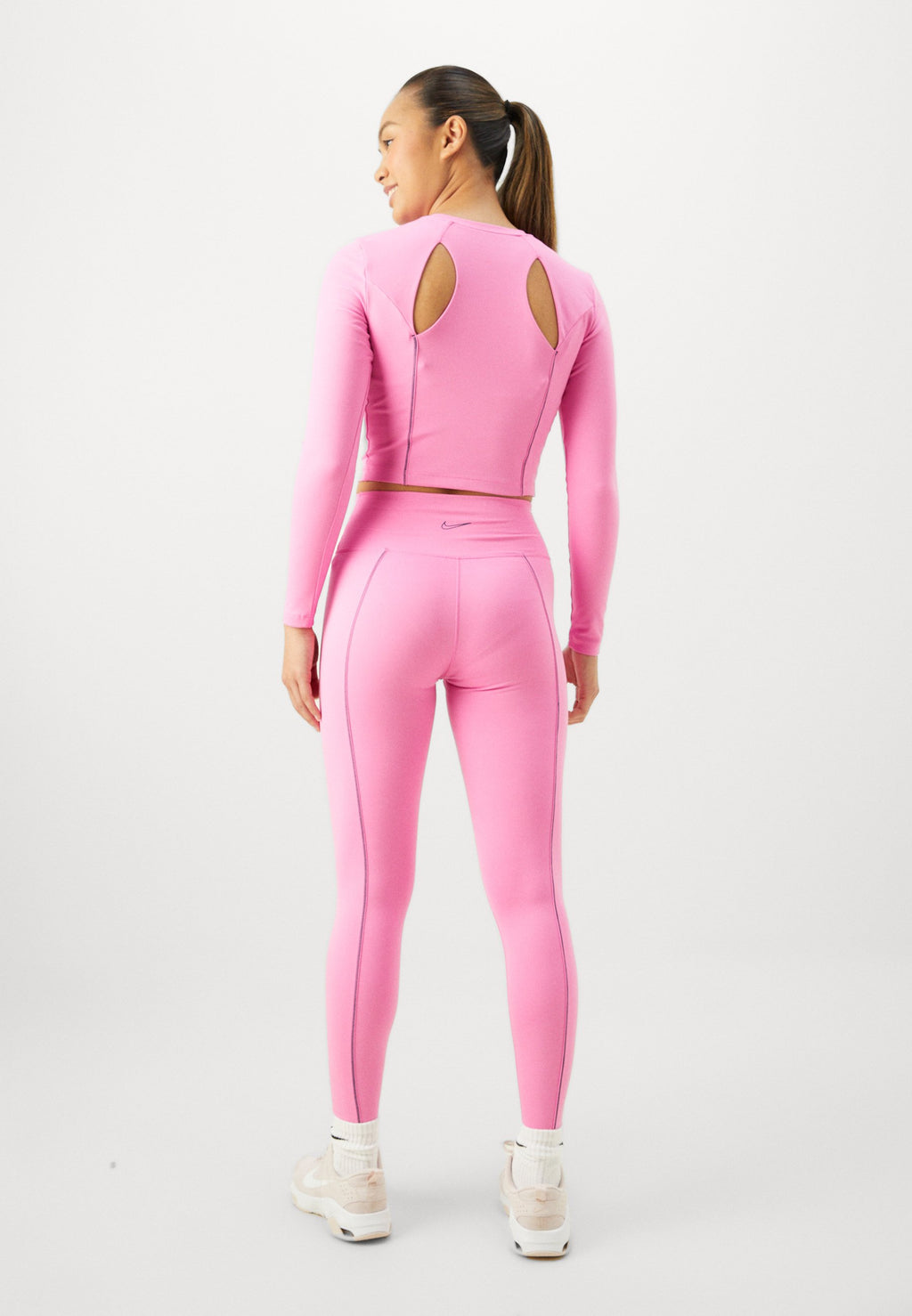 Nike Performance ONE