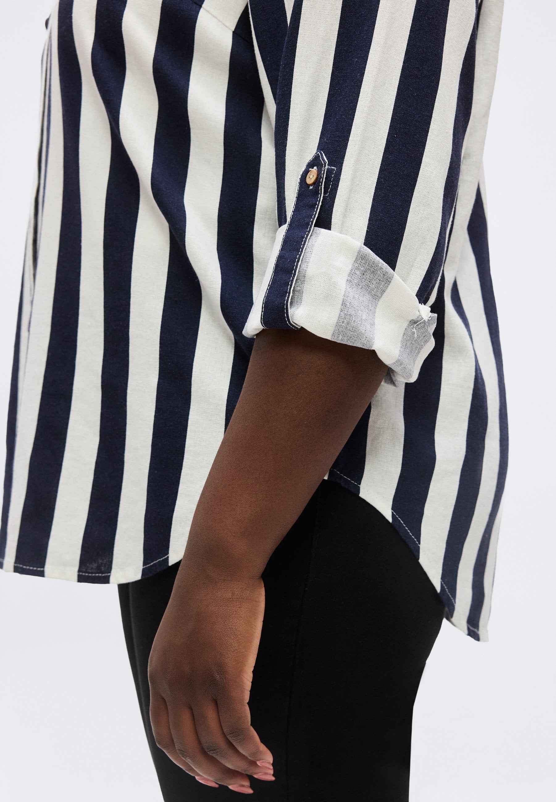 CARGOA STRAP SHIRT Media 6