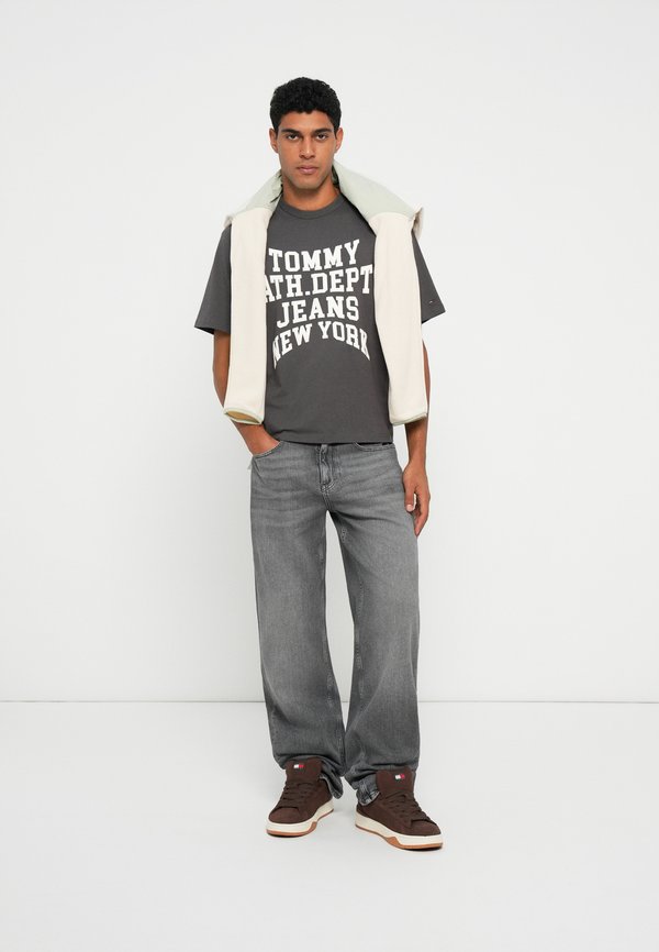 Tommy Jeans VARSITY TEE UNISEX