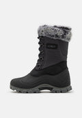 Schwarze knöchellange Winterstiefel mit Kunstfellbesatz, strukturiertem Material, Schnürsenkeldesign und einer robusten Gummisohle für besseren Halt.