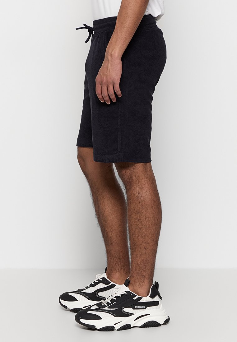 Lindbergh Shorts Media 2