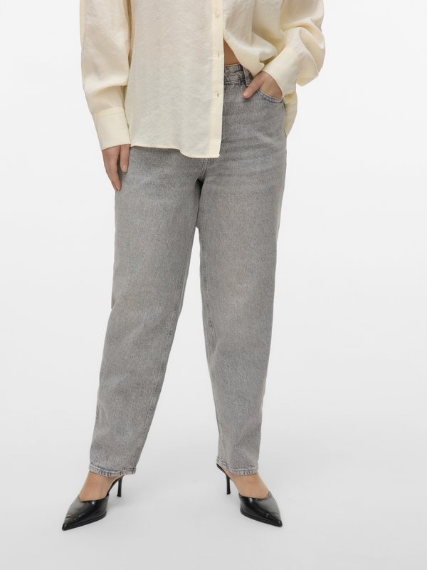 Vero Moda Curve Mom fit VMCTESSA High rise - Slim fit jeans - light grey denim