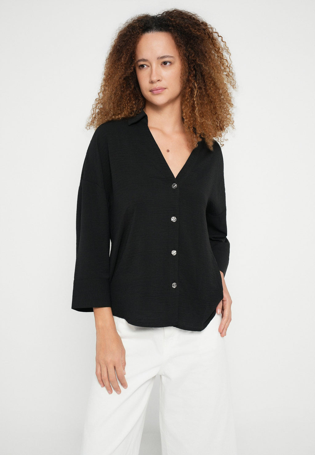 ONLSVERRE METTE V NECK BUTTON  Media 5