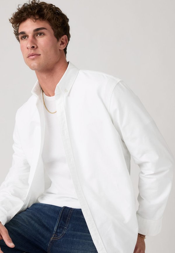Levi's® AUTHENTIC BUTTON DOWN - Shirt - bright white