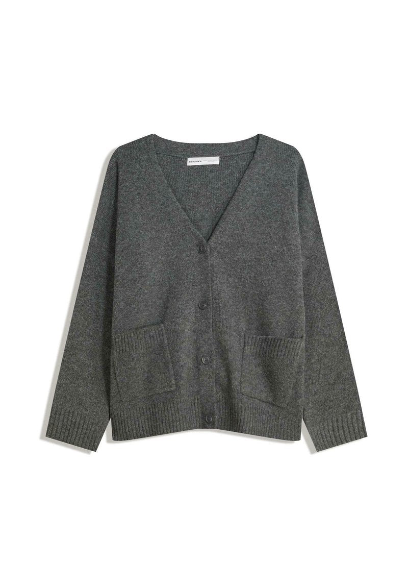 Bershka Strickjacke Media 1