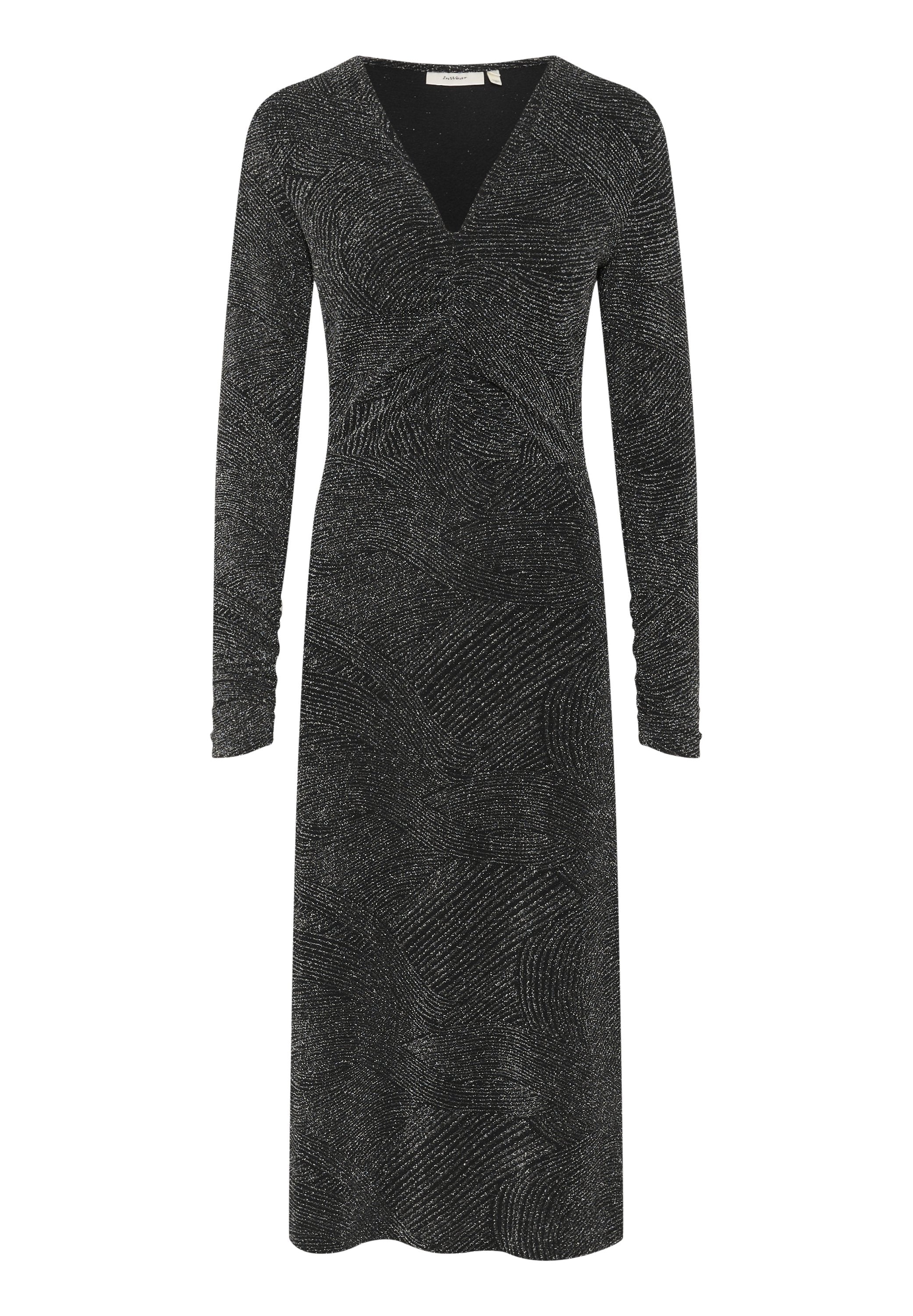 Schwarzes Kleid mit langen Ärmeln und V-Ausschnitt, das ein strukturiertes Muster und metallische Fäden für ein funkelnedes Aussehen aufweist, knielang.