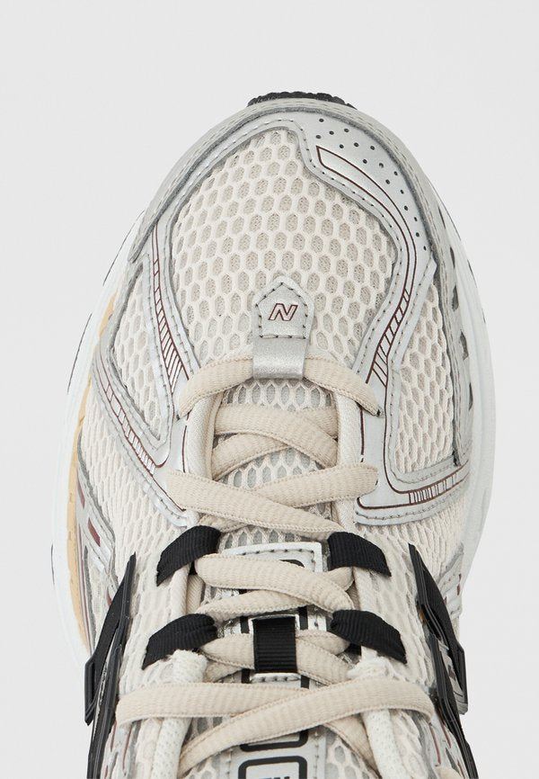 New Balance 1906R
