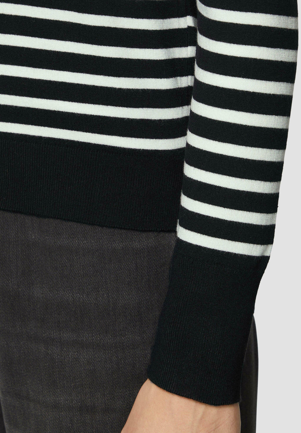 GESTREIFTER PULLOVER Media 4