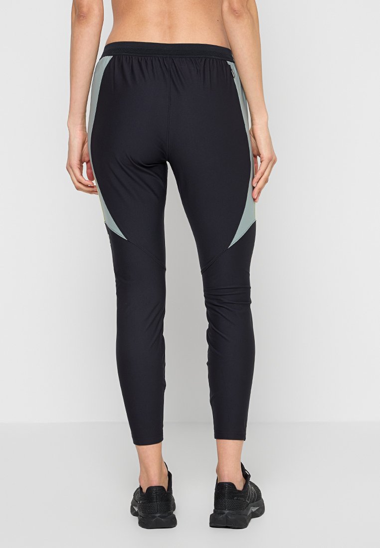 Under Armour CHALLENGER