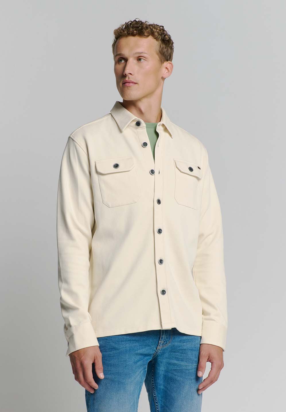 WITH BUTTON CLOSURE Media 3