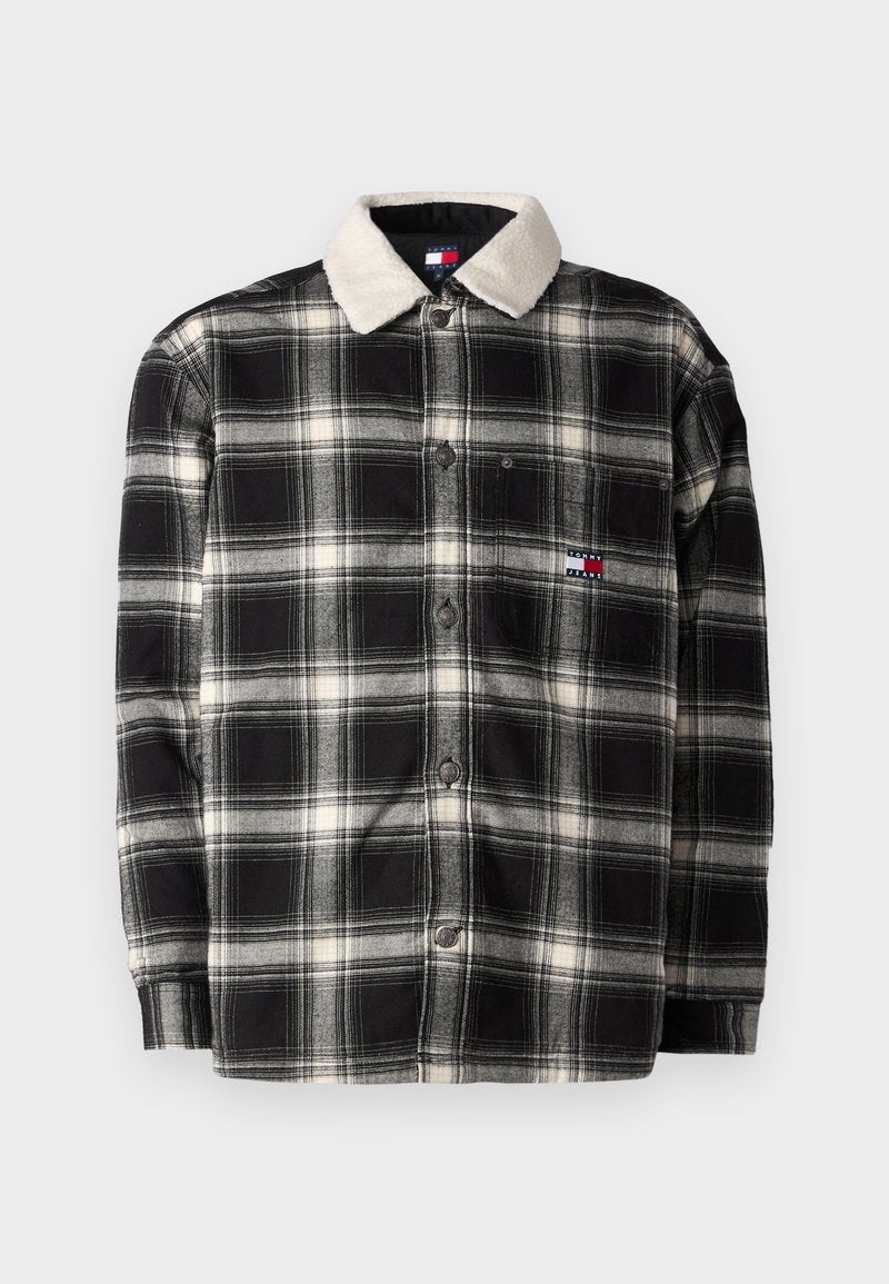 Schwarz-weiße karierte Flanellshirt mit einem weichen, beigefarbenen Kragen, Knopfverschluss und einem kleinen gestickten Logo.