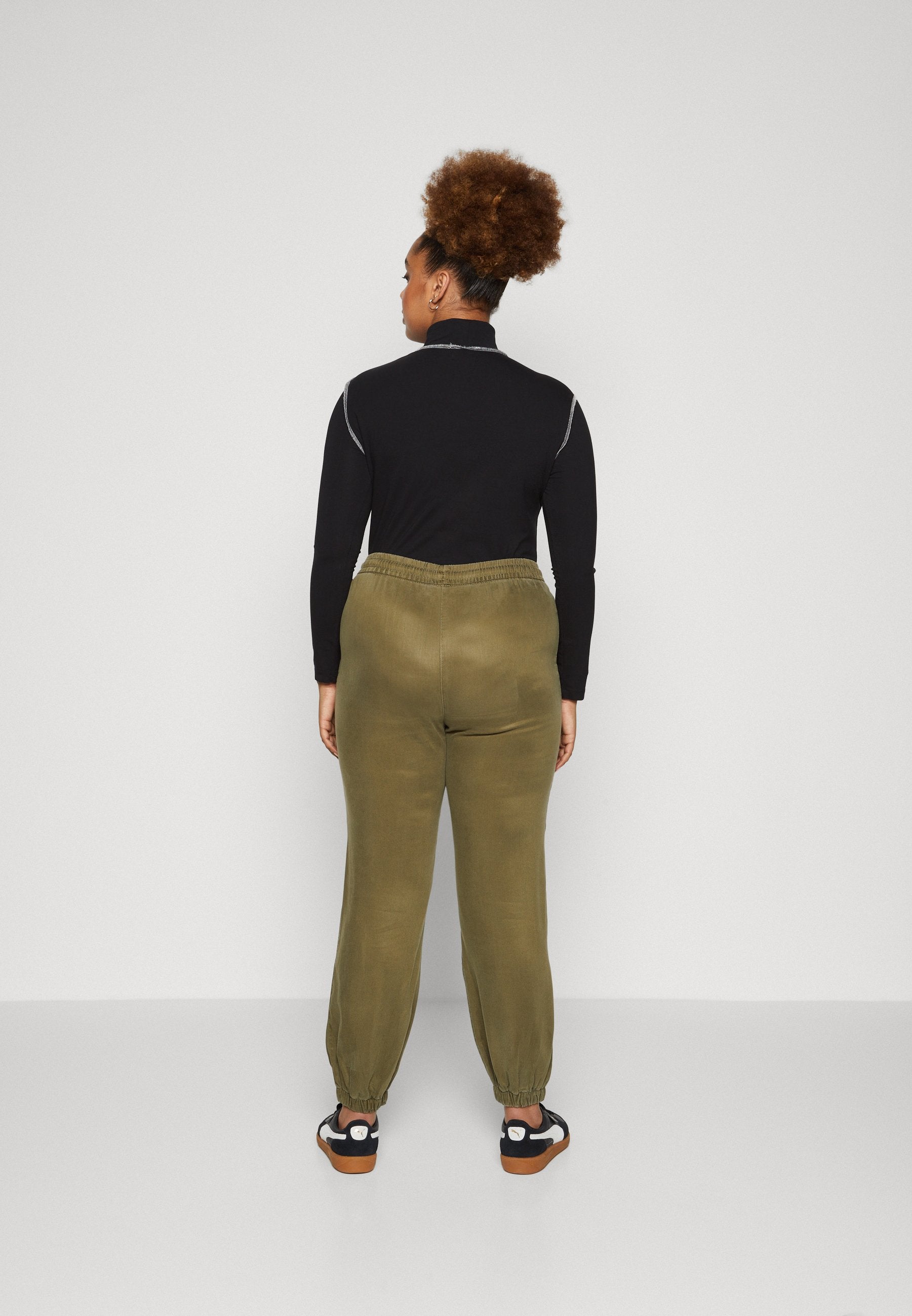 CARKENYA PANTS  Media 4