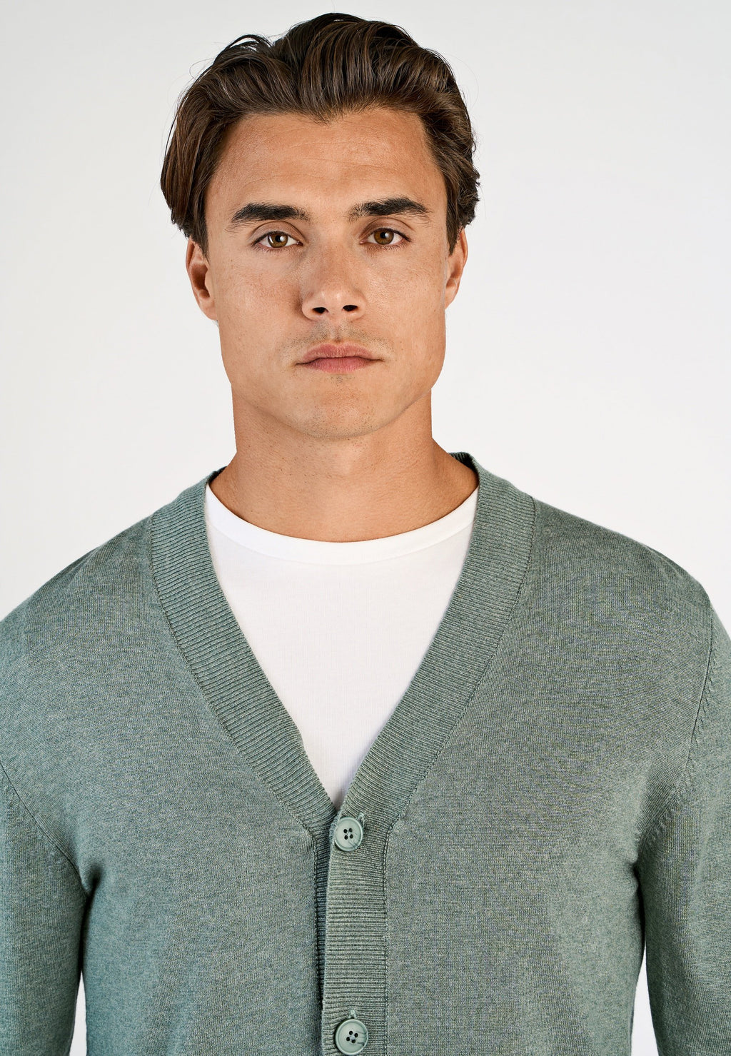 V NECK BUTTON CARDIGAN Media 5