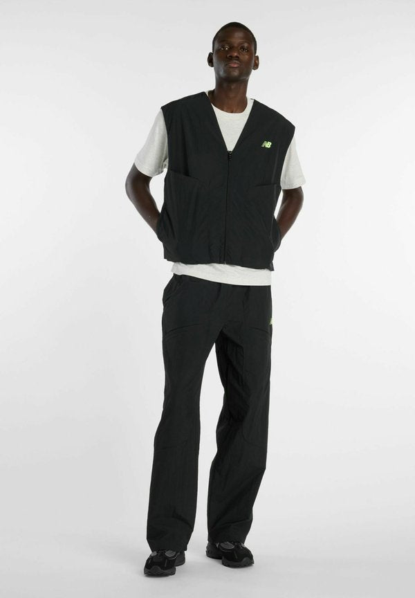 New Balance CASTLEFIELD - Trousers - black afterglow