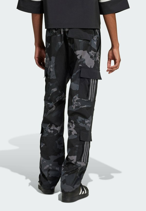 adidas Originals CAMOUFLAGE CARGO