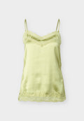 Hellgrünes Satin-Camisole mit Spitzenbesatz entlang des Ausschnitts, Saums und der Seiten, ausgestattet mit dünnen verstellbaren Schulterriemen.