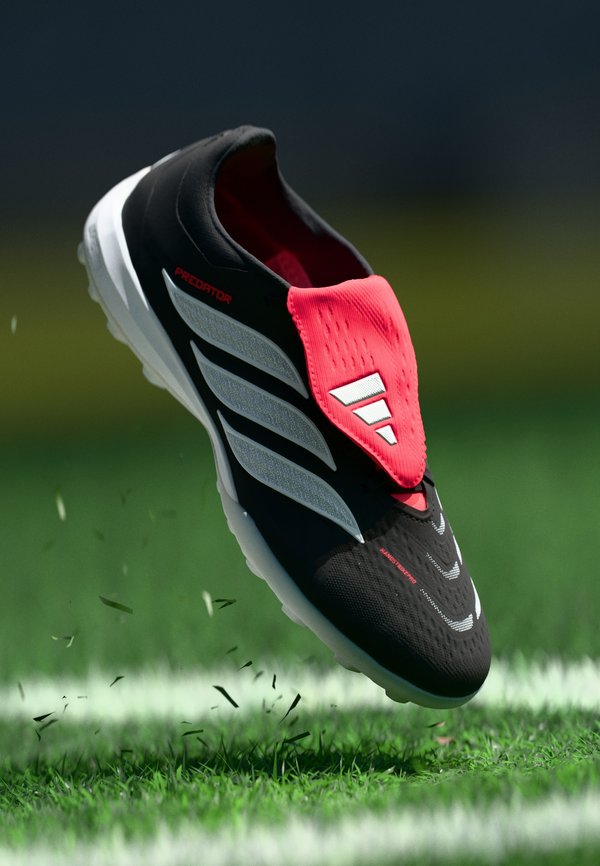 adidas Performance PREDATOR PRO FOLD-OVER TONGUE - Turf football boots - core black/footwear white/lucid red