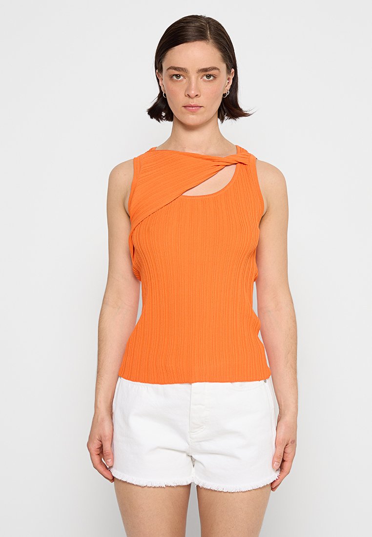 DKNY Top Media 1