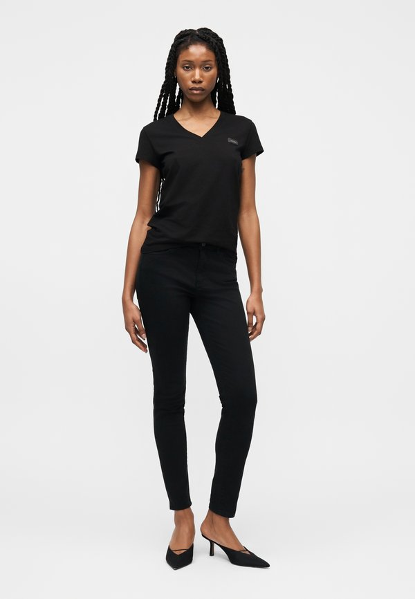 Armani Exchange