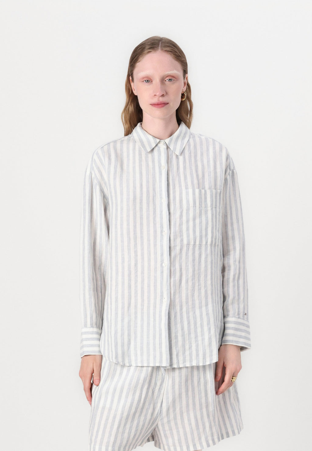 EASY SHIRT Media 3