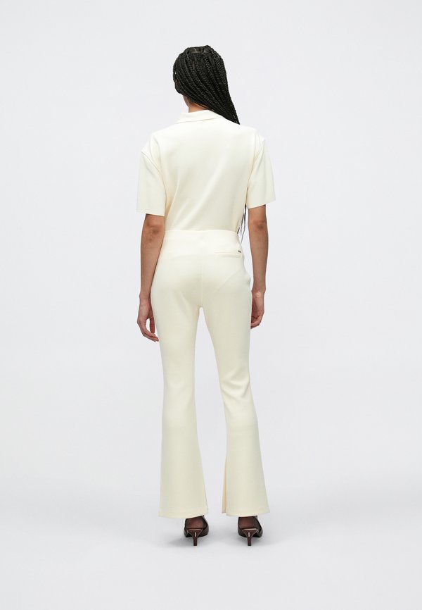 Calvin Klein TAILORED PULL ON FLARE PANT
