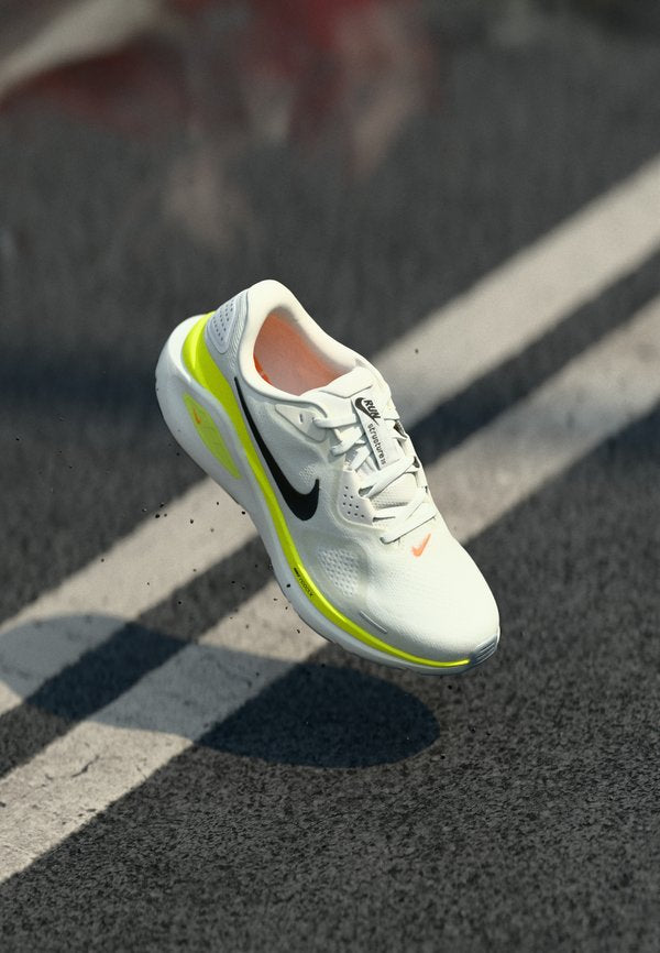 Nike Performance STRUCTURE 26 - Road running shoes - summit white/black/volt/total orange/wolf grey