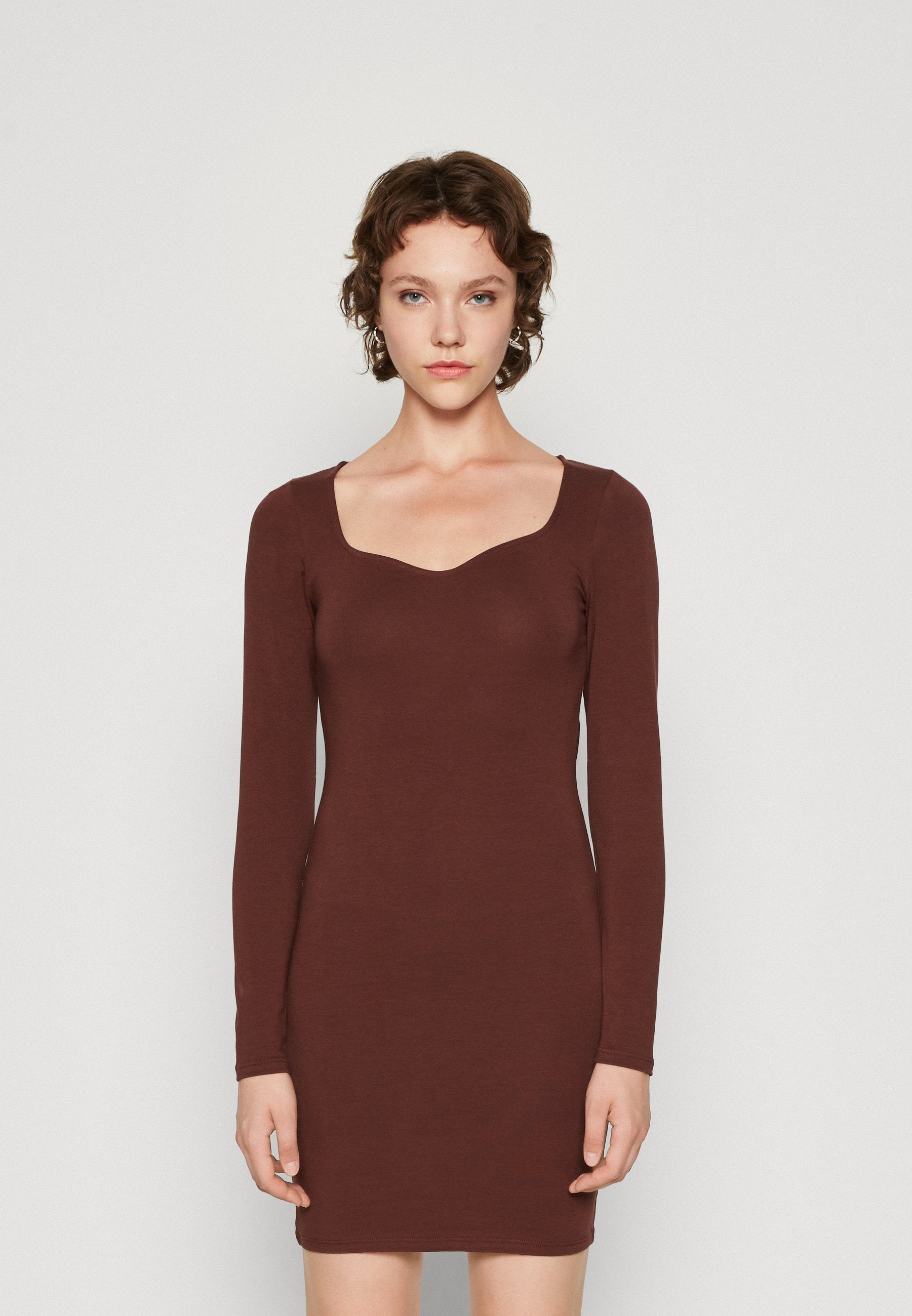Pieces PCSOFFI  SQUARE NECK MIDI DRESS