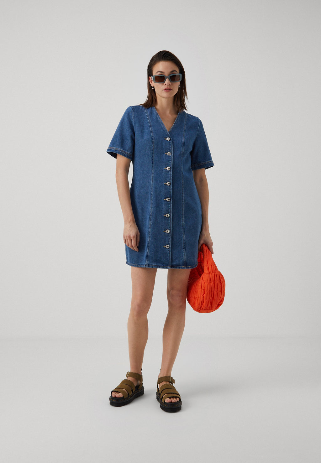 ONLKARLA V NECK DRESS Media 2