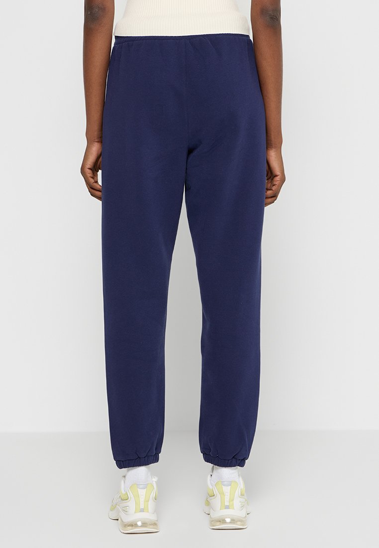 DKNY Sport