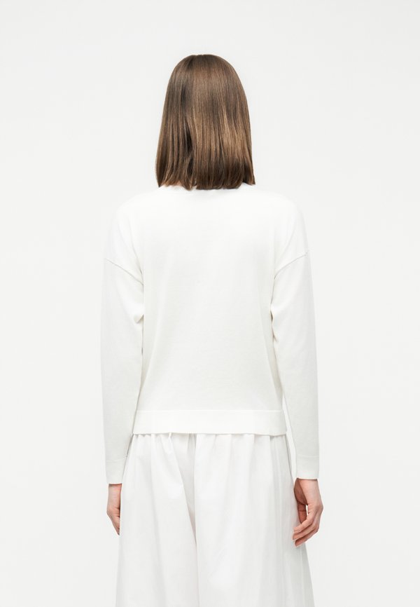 DKNY