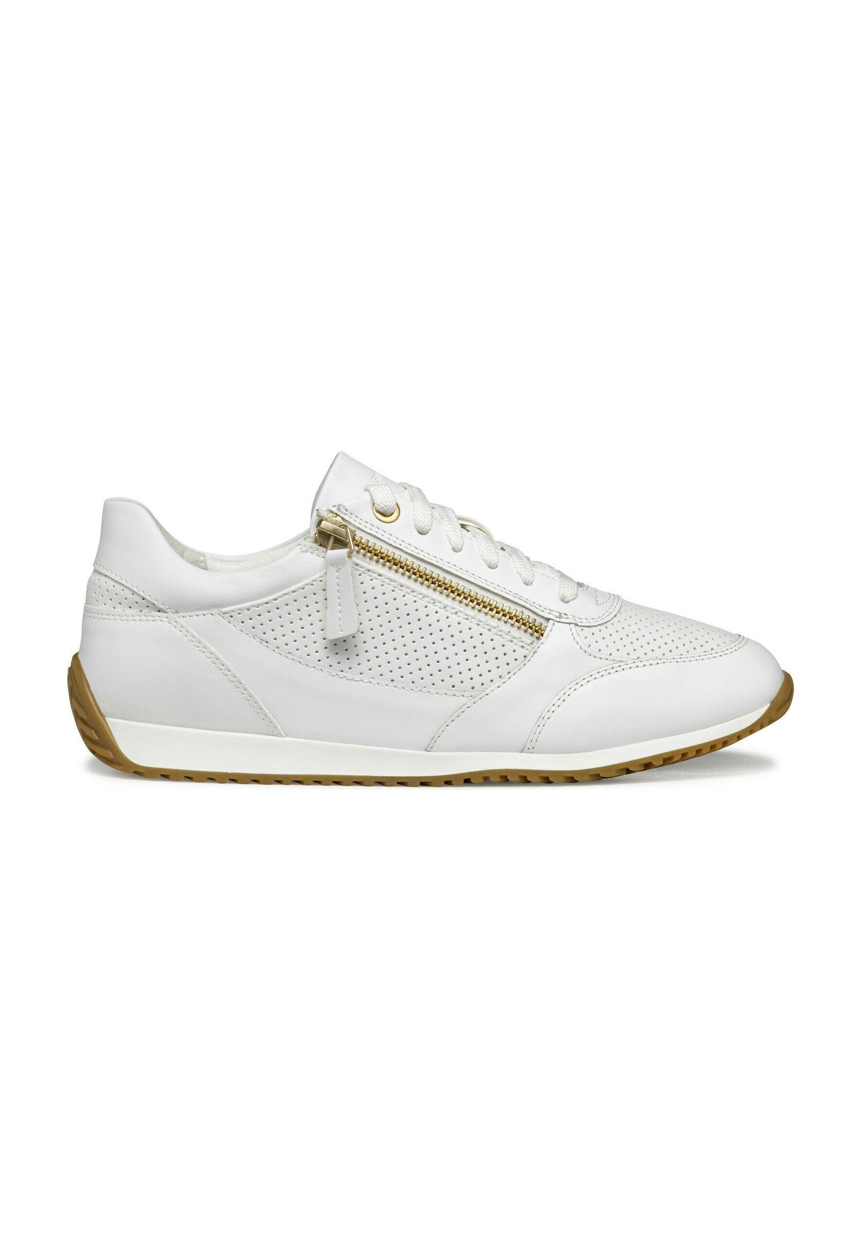 Weiße Sportschuhe aus Leder mit perforiertem Design, ausgestattet mit einem goldenen Reißverschluss und einer strukturierten braunen Gummisohle.