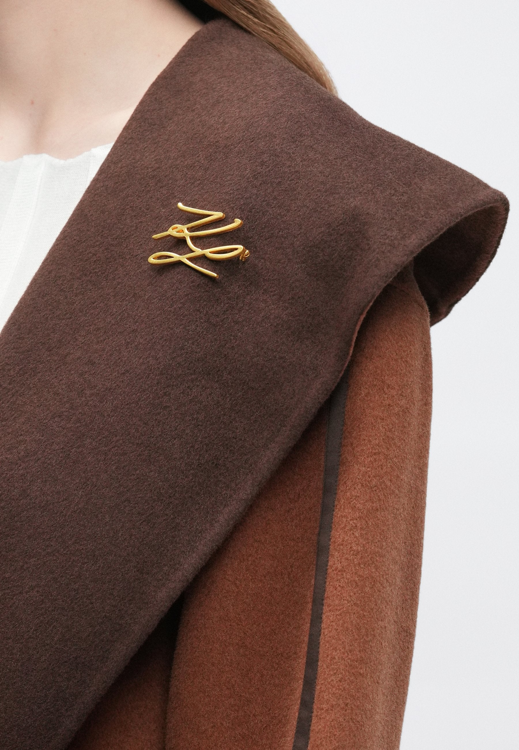 REVERSIBLE SOFT COAT Media 6