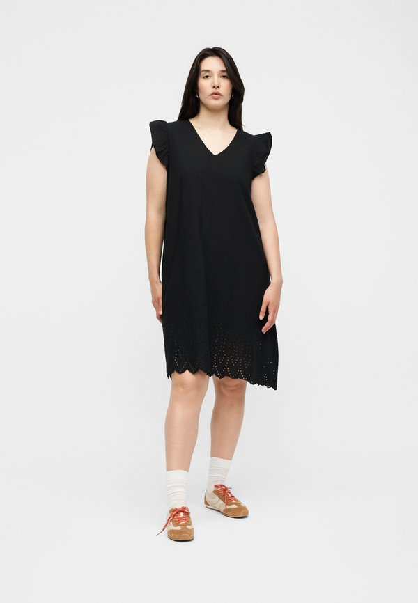 ONLY Carmakoma CARTULUM DRESS